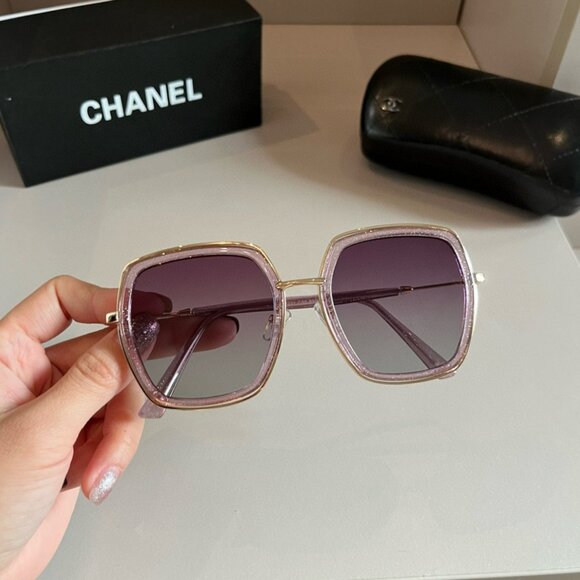 Glamorous Chanel Gradient Pink Eyewear - Picture 6 of 9